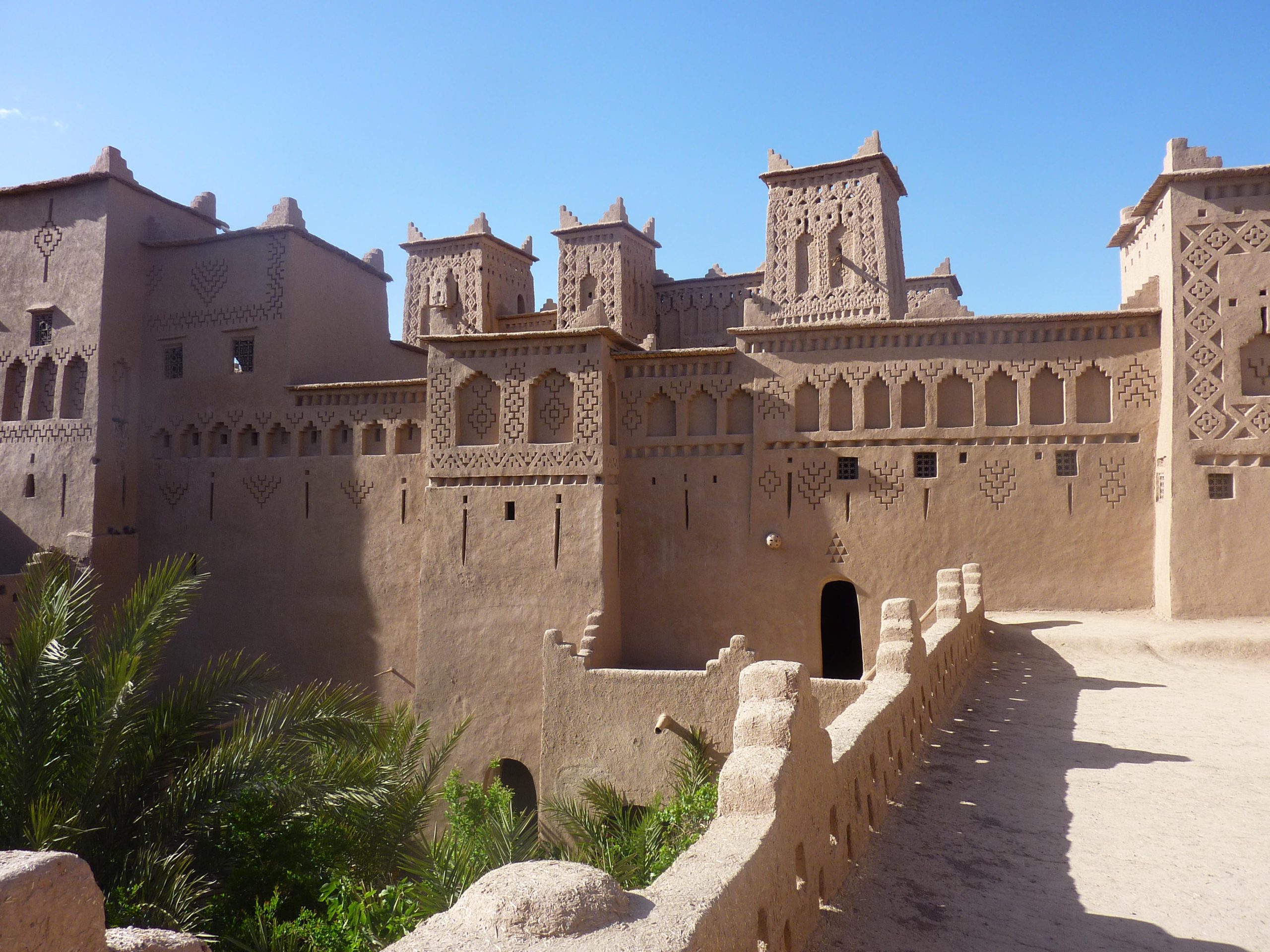 Palmeraies, désert et casbahs